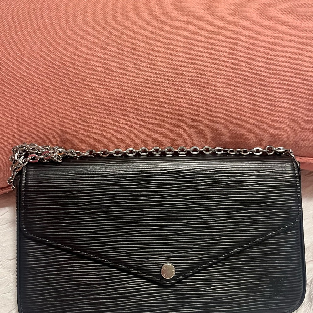 LOUIS VUITTON Felicie Pochette Epi Leather Crossbody Bag Black-used